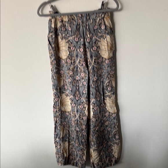 H&M Floral Wide Leg Pants - Gray and Cream - Picture 6 of 7
